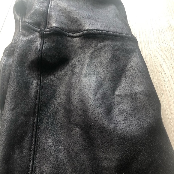 *SOLD* Spanx faux leather pleather leggings medium - Picture 2 of 14